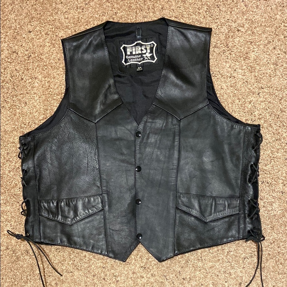 First Genuine Leather Men’s Black Motorcycle Biker Vest with Pockets Size 48